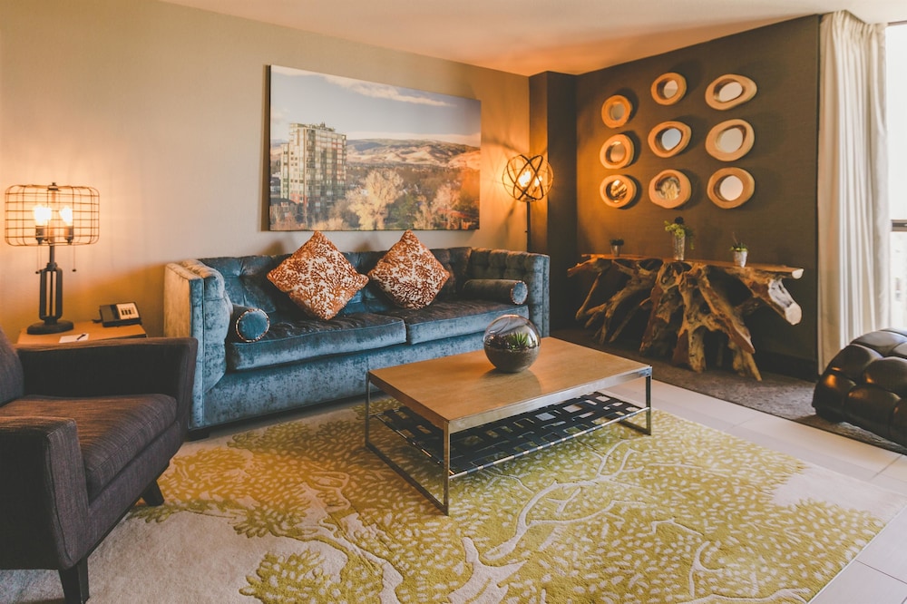 Whitney Peak Hotel Reno, Tapestry Collection by Hilton 23/46