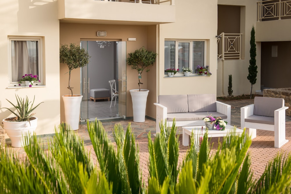 Notos Heights Hotel Suites 47/71