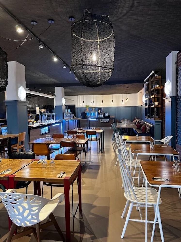 NEW HOTEL COLON 46/61