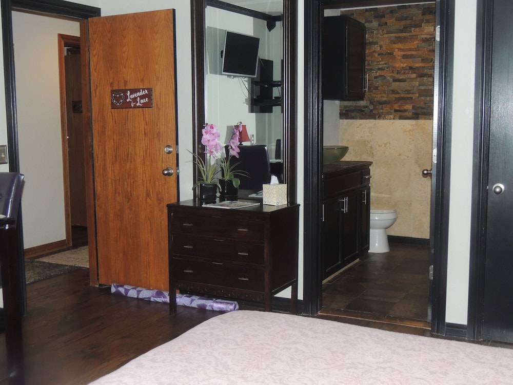 Whispering Pines Bed Amp Breakfast 4/69