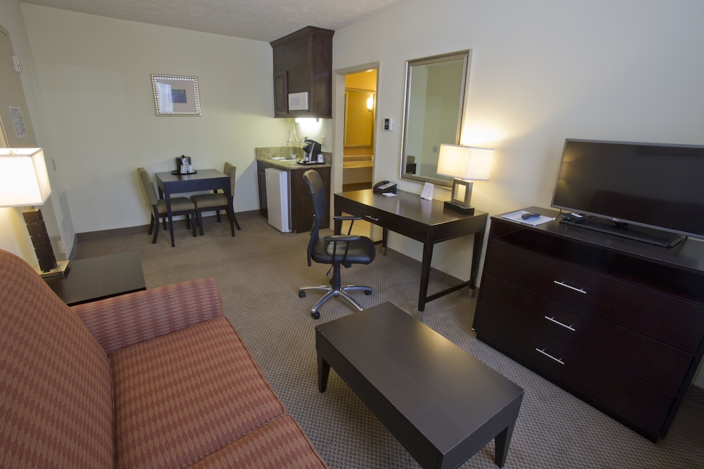 Holiday Inn Express New Albany 36/59