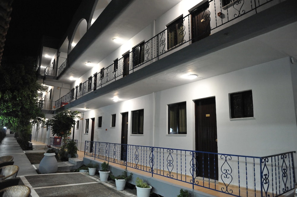 Maritime Hotel in Kremasti