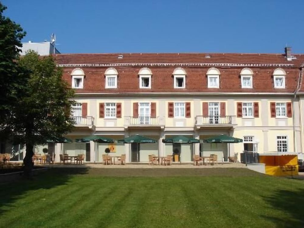 Sante Royale Hotel 9/65