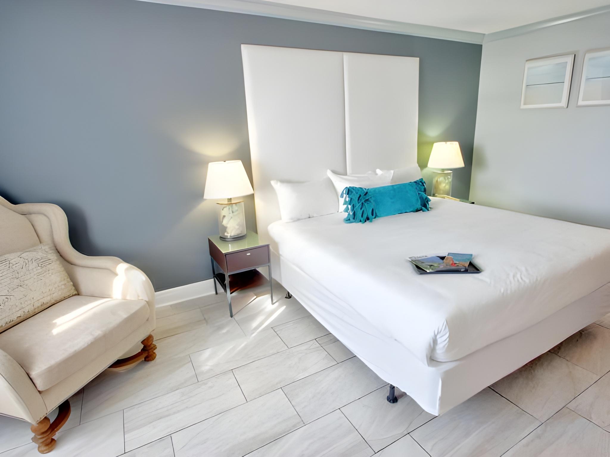 Executive, Suite, Pool Side