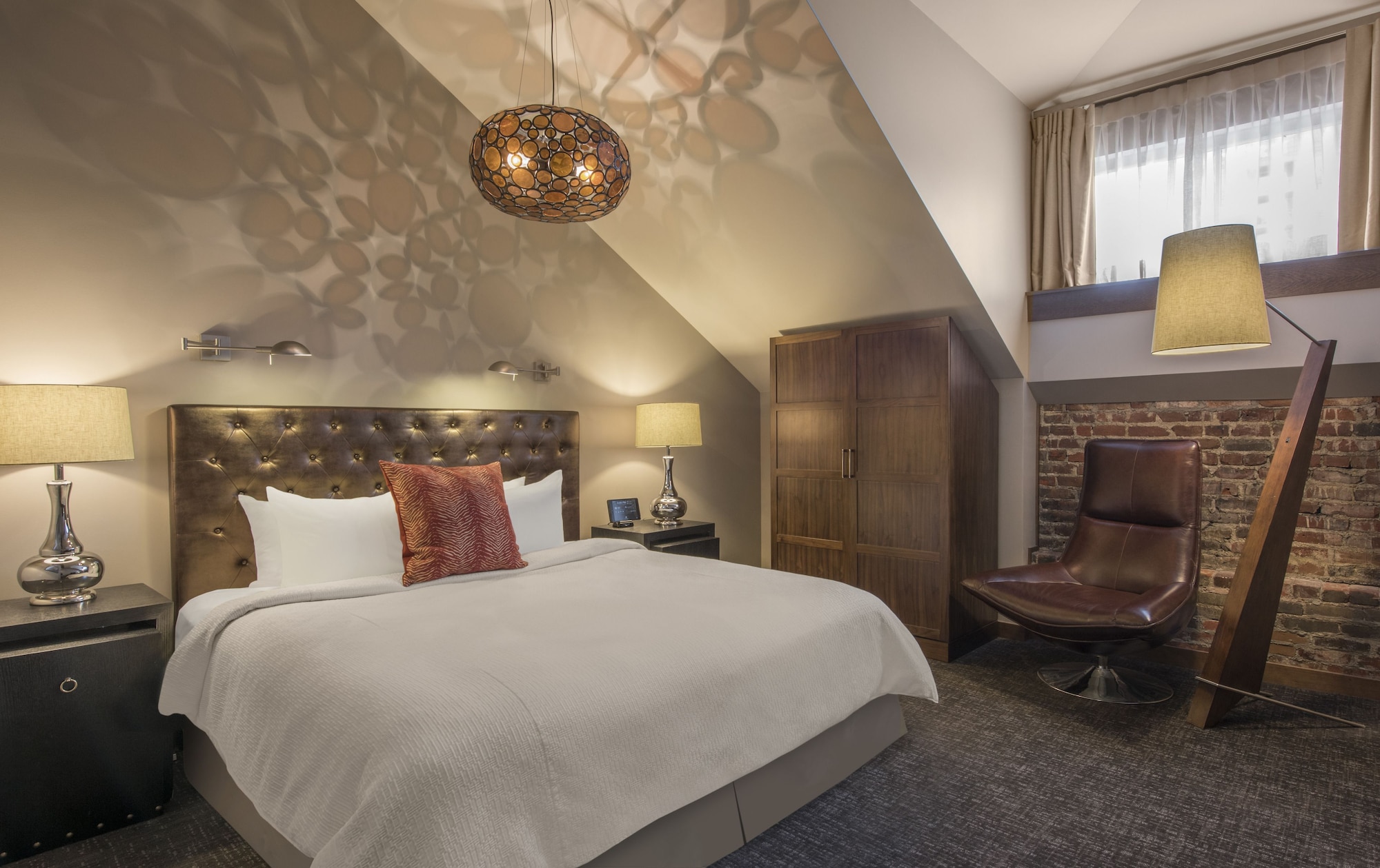 LOFT, SUPERIOR, KING BED
