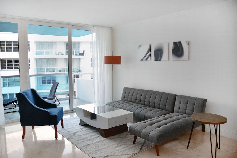 Seacoast Suites Hotel 54/75
