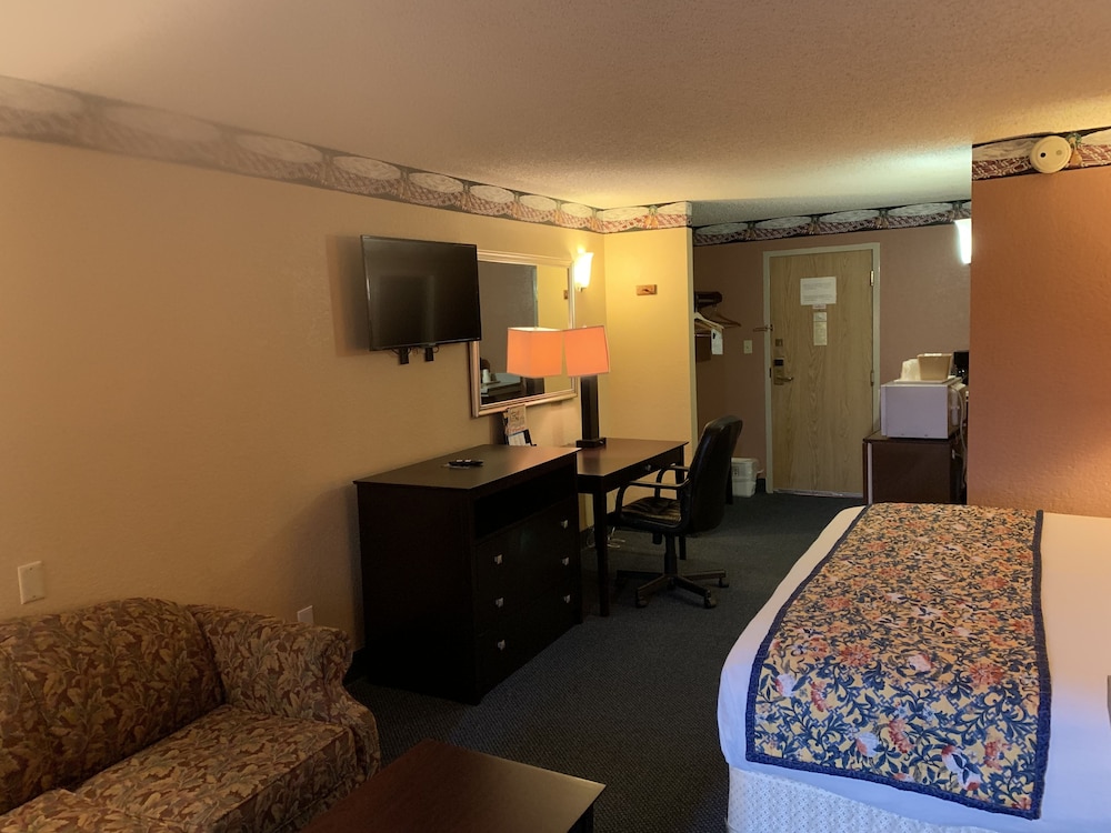 Lincoln Inn Express Hotel And Suites 16/28