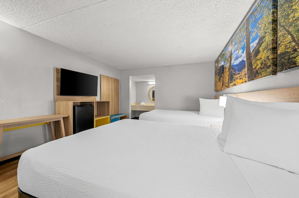 غرفة قياسية بسريرين كوين، Days Inn by Wyndham Buena Park 5/9