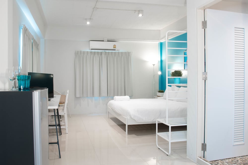 ME U Hostel Pattaya 11/65