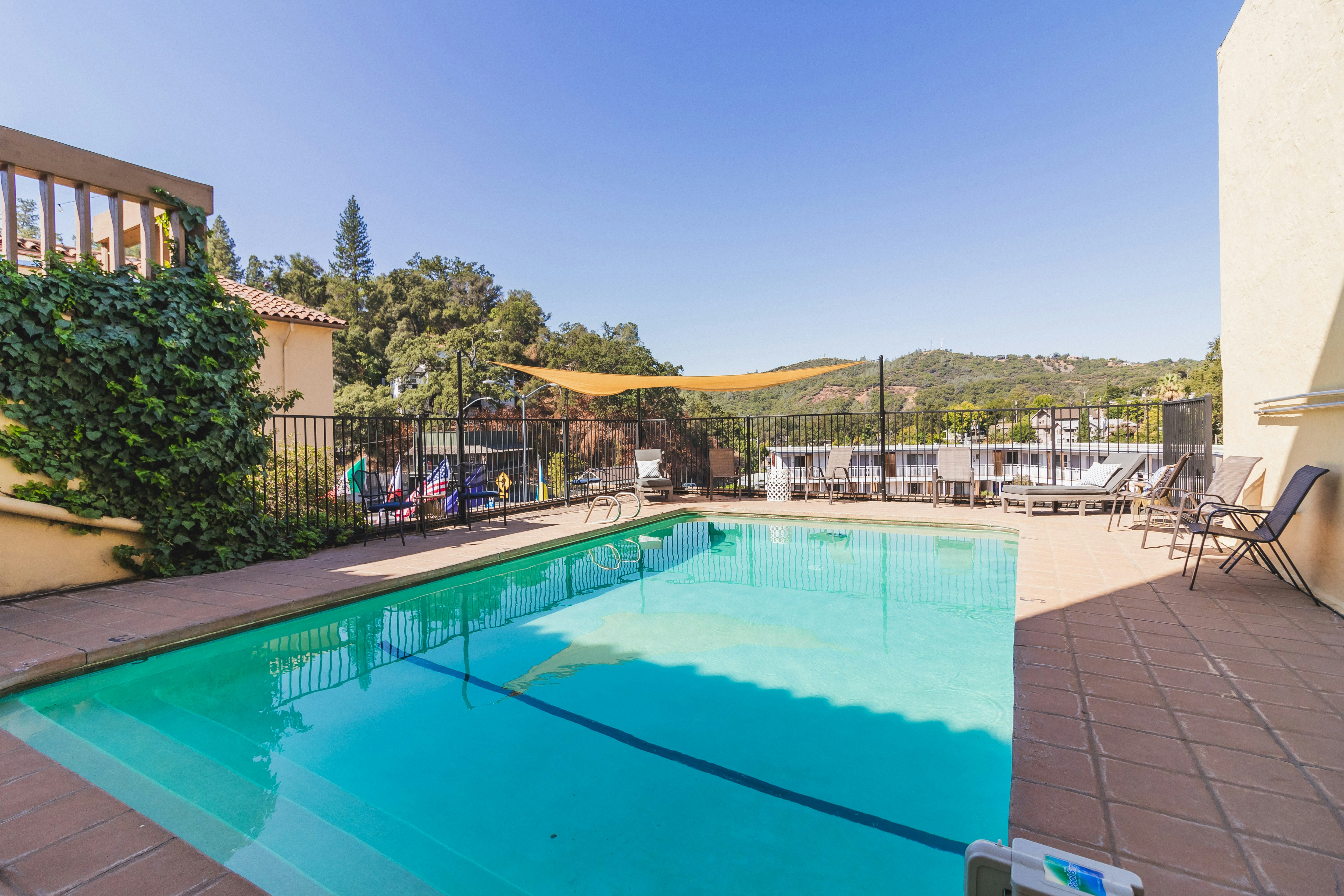 The Sonora Inn 24/50
