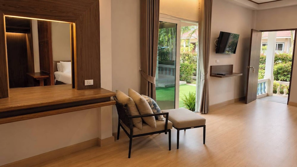 Phuket Airport Villa 65/80