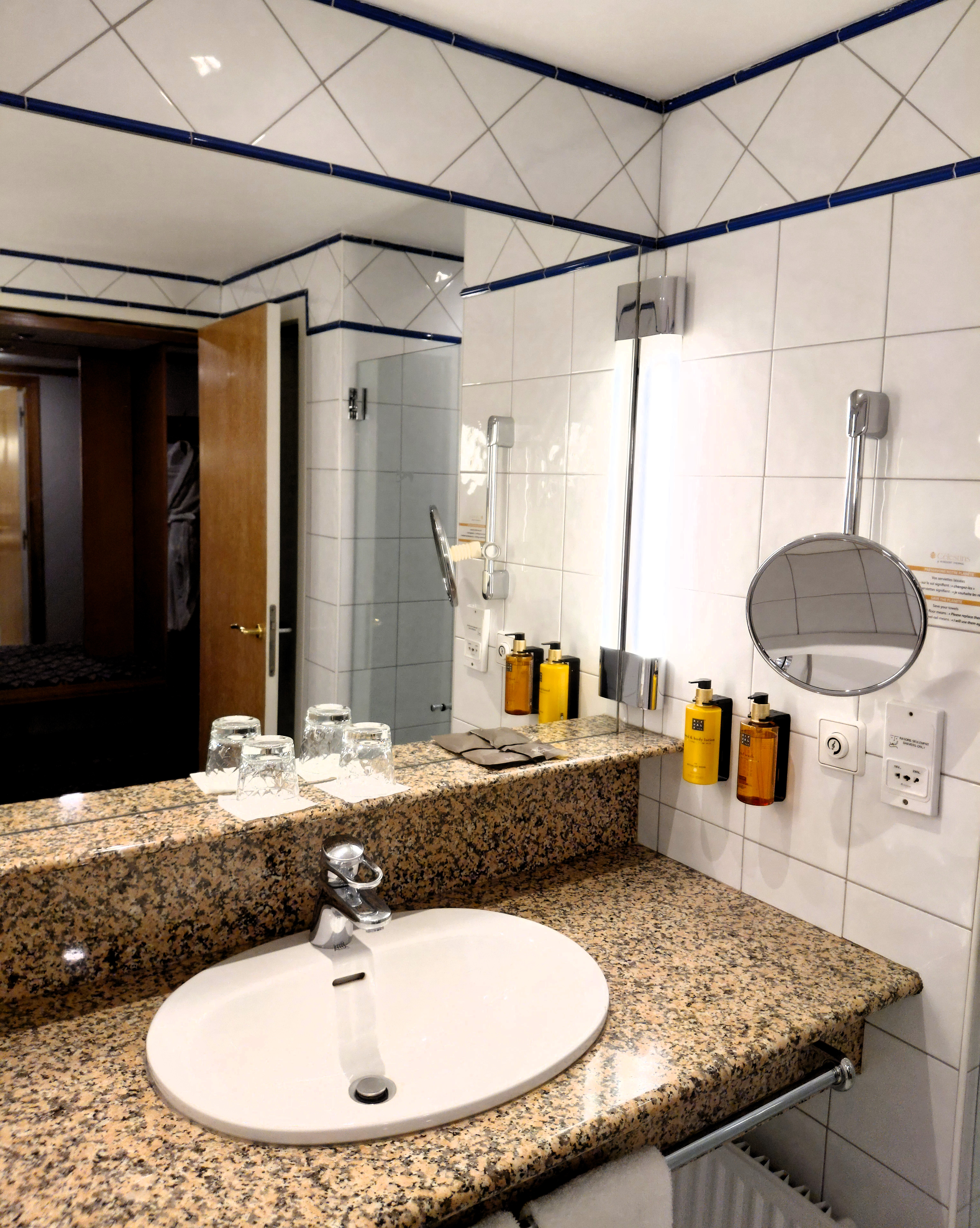 غرفة ديلوكس بسرير مزدوج بشرفة، Vichy Celestins Spa Hotel 4/5