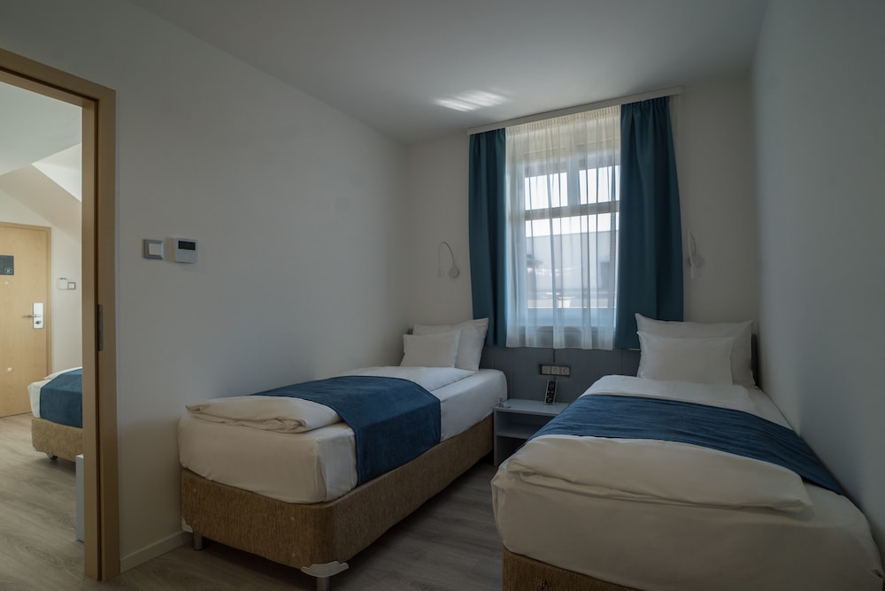 CIVITAS BOUTIQUE HOTEL 29/79