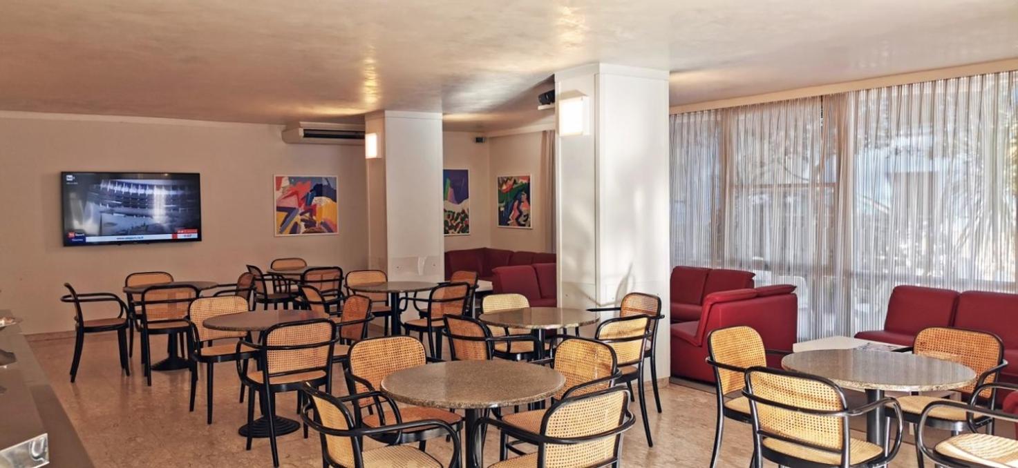 Hotel Cosmos 26/34