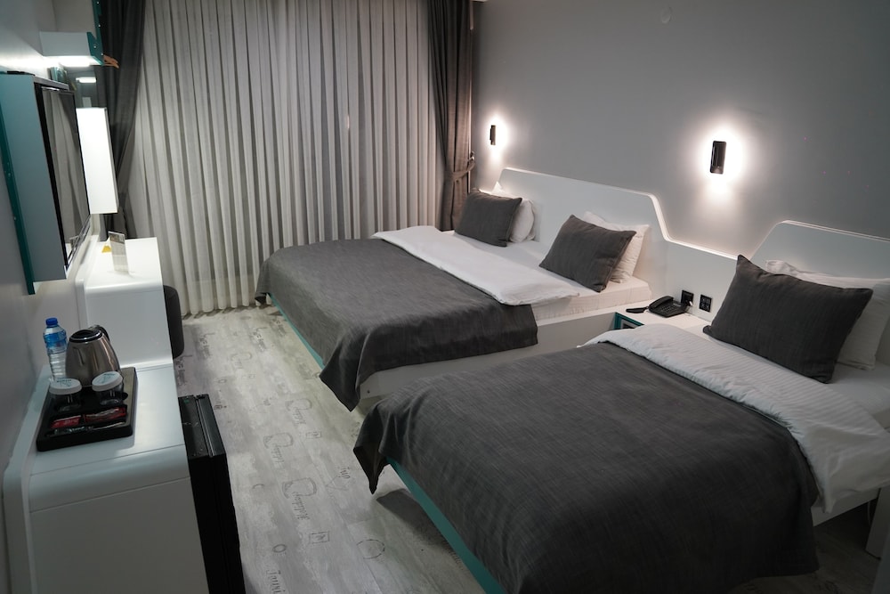Midis Otel 17/50