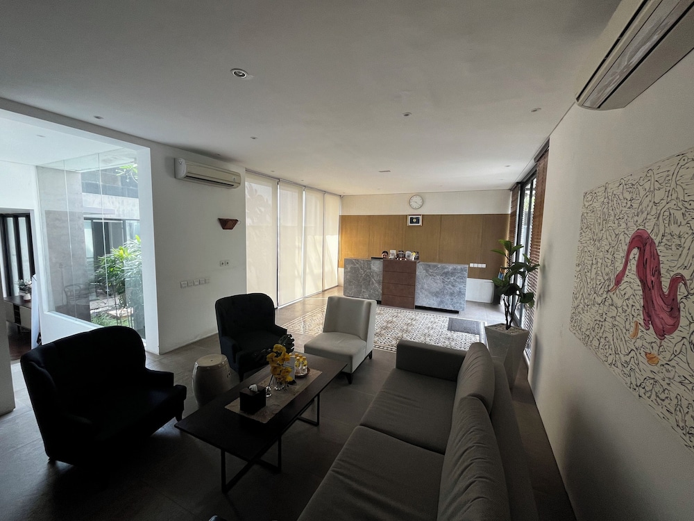 Nivasa Hotel 28/38