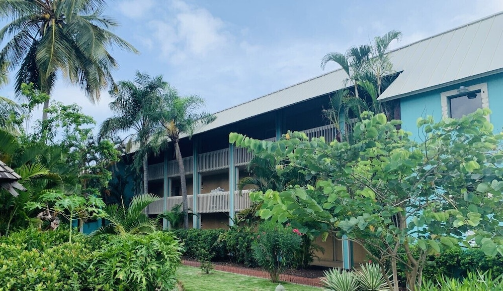 Emerald Beach Resort 2/74