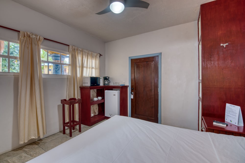 Mini, Suite, King Bed, Queen Bed