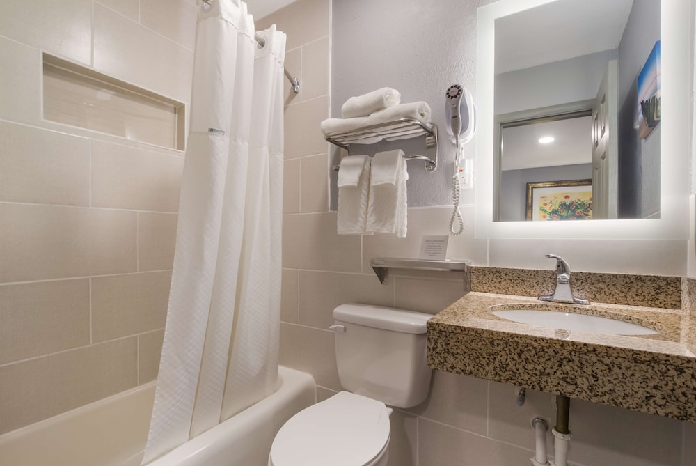 Knights Inn & Suites Salem, IN 16/29