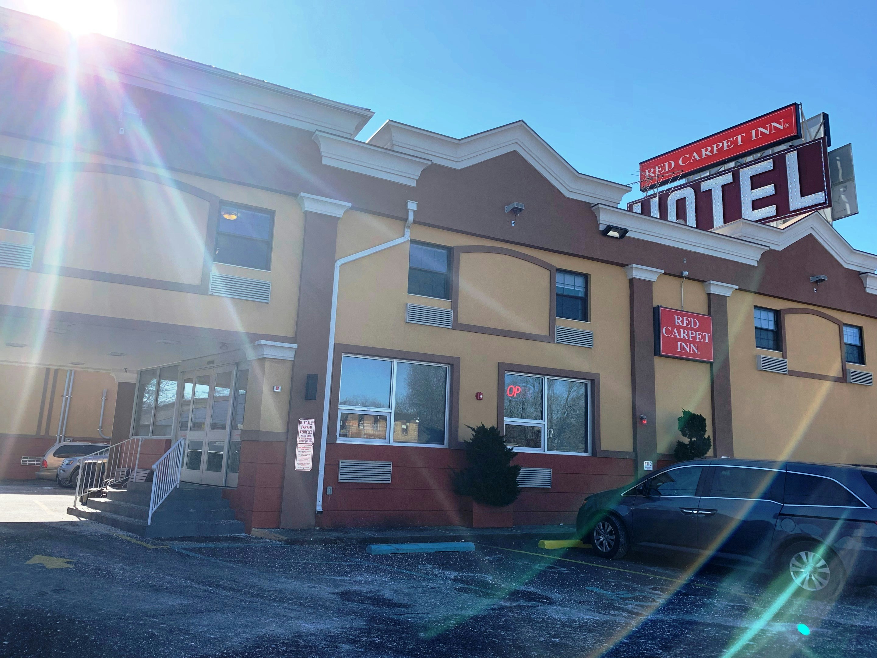 Red Carpet Inn Elmwood Park 4/48