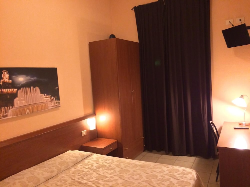 Hotel Paradiso 24/40