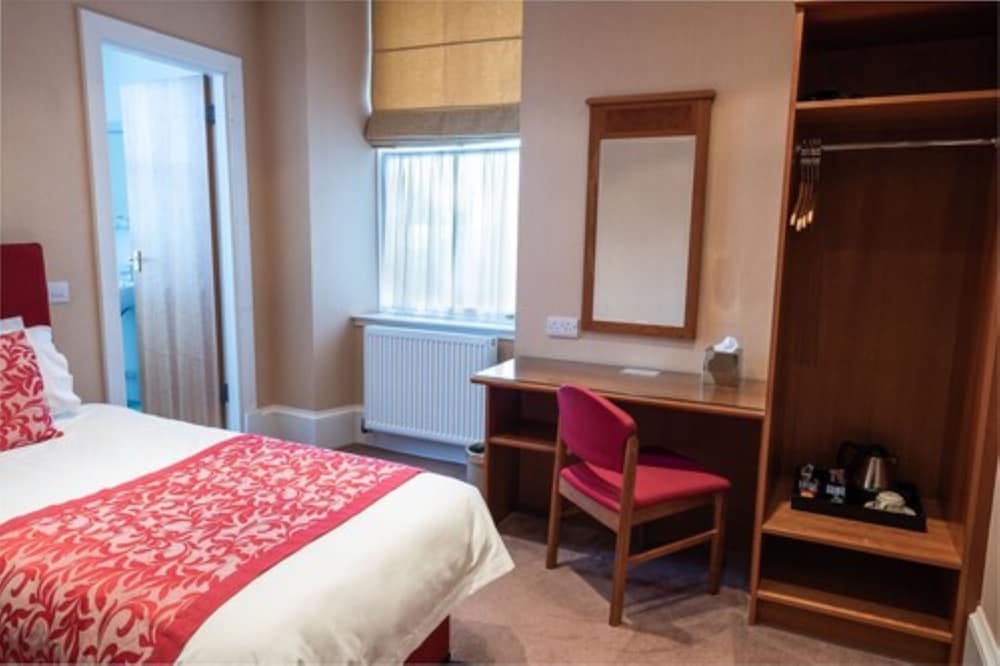 Laichmoray Hotel 21/63