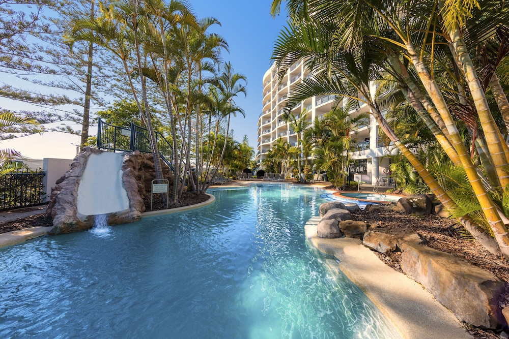 Ramada Resort by Wyndham Golden Beach 4/40