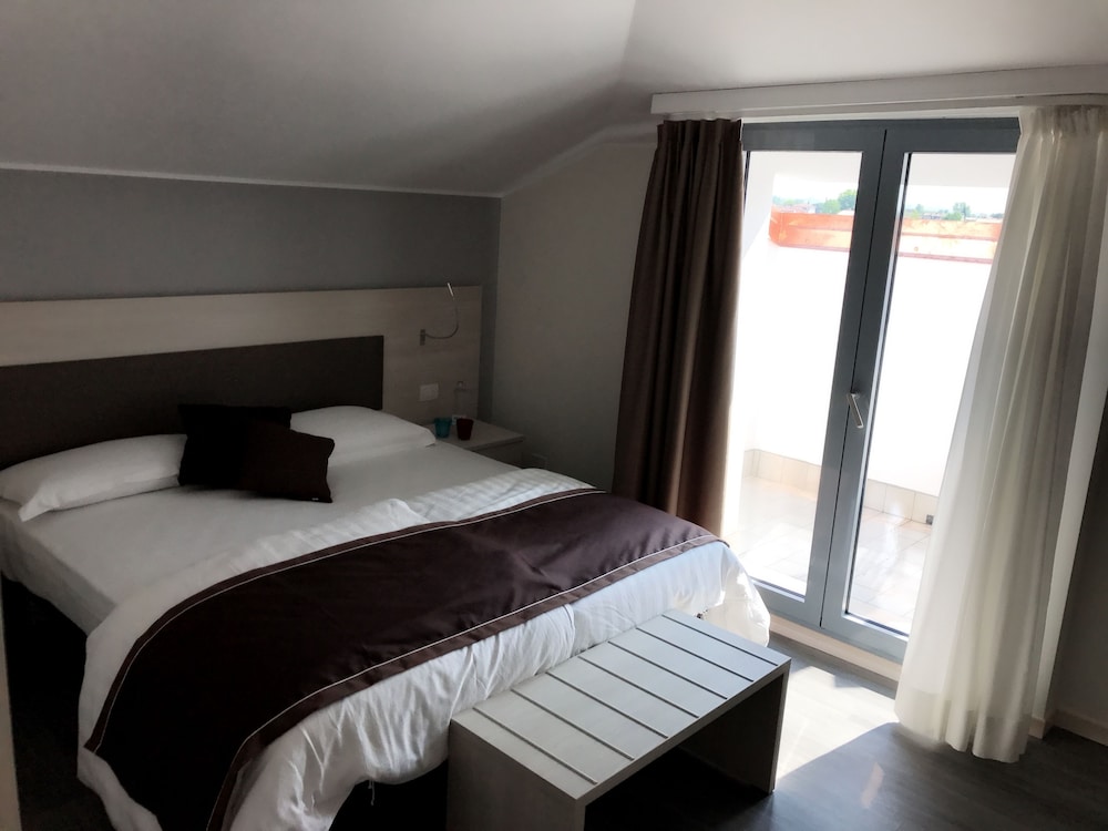 Dogana Hotel 12/65
