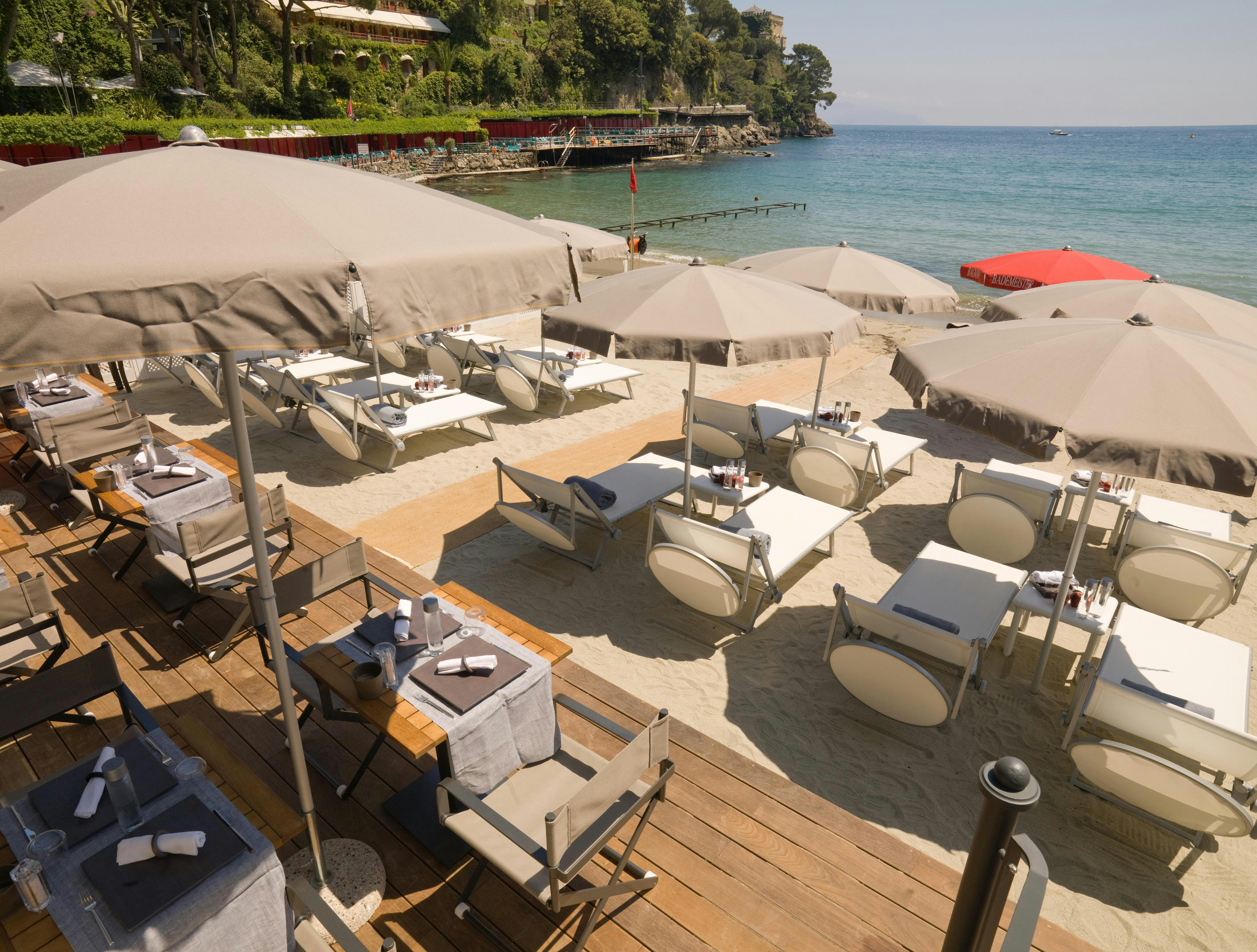 Eight Hotel Paraggi 89/92
