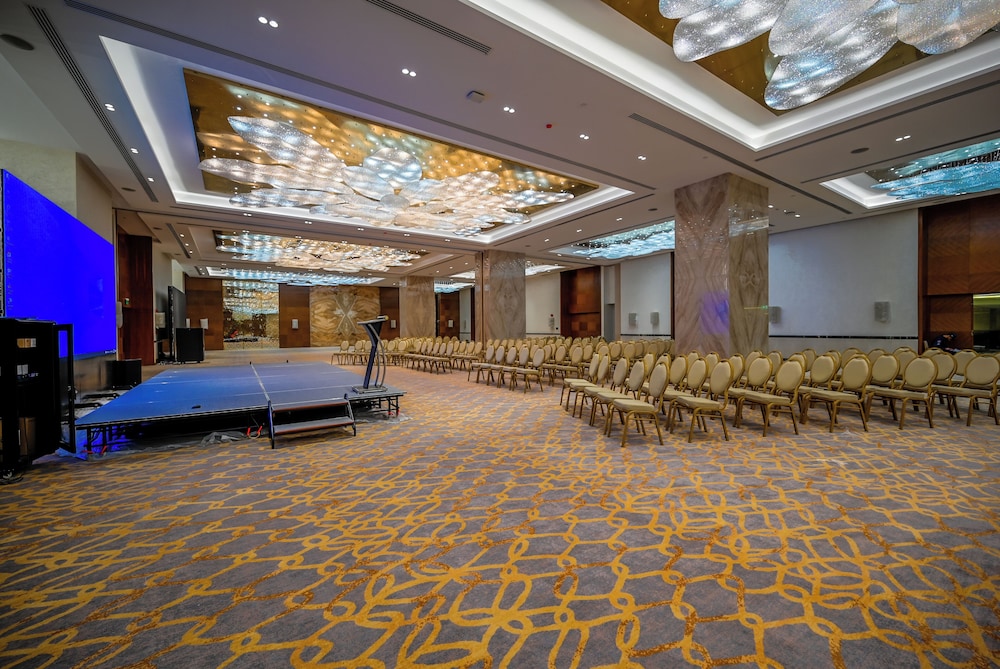 Movenpick Hotel Centaurus 56/62