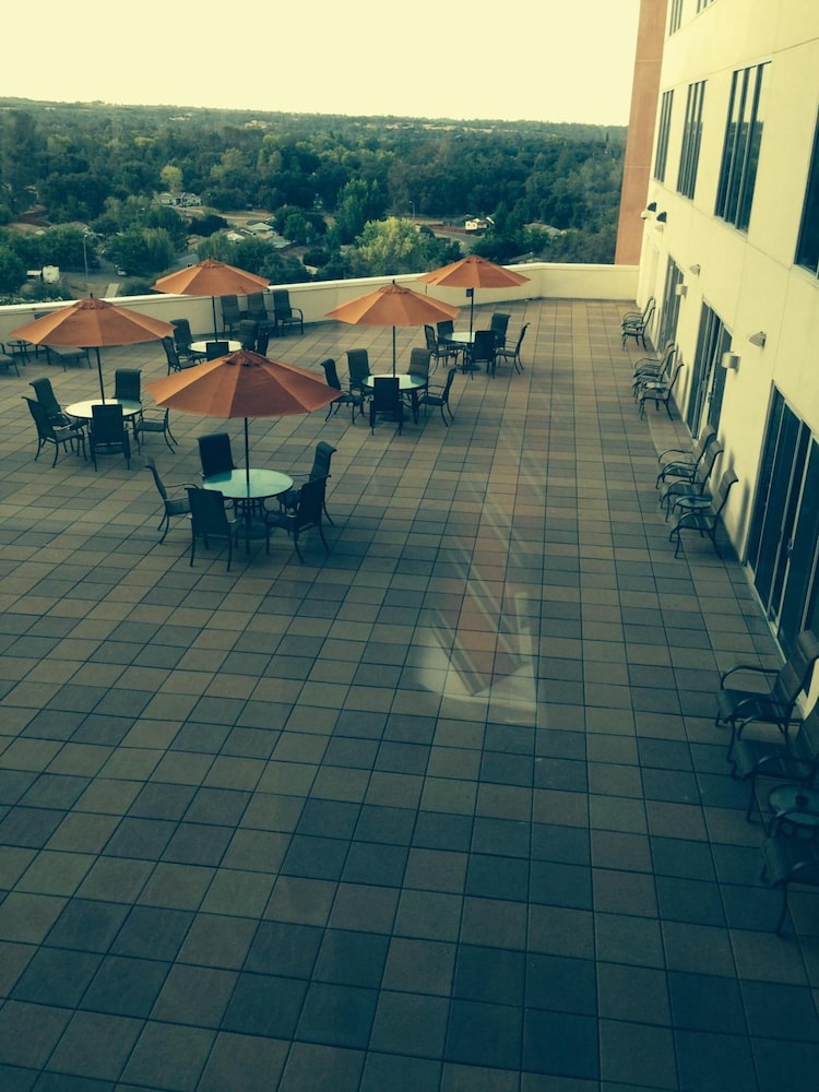 Gold Country Casino & Hotel 64/65