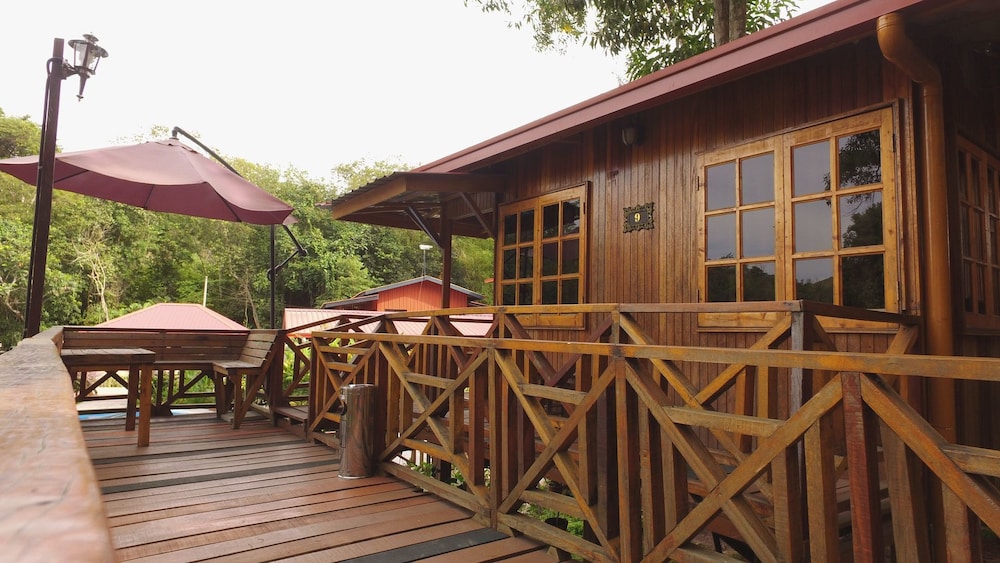 Borneo Tree House 3/25