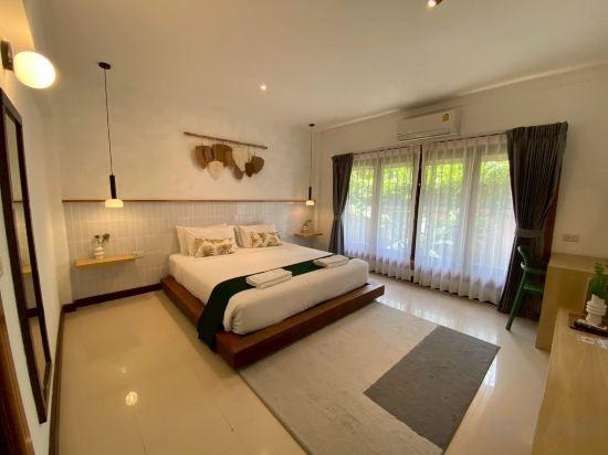 2 Bedrooms, Pool, Villa