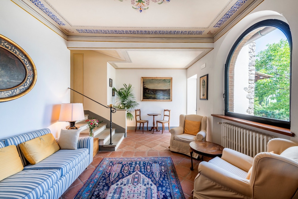 Relais Vignale 50/77