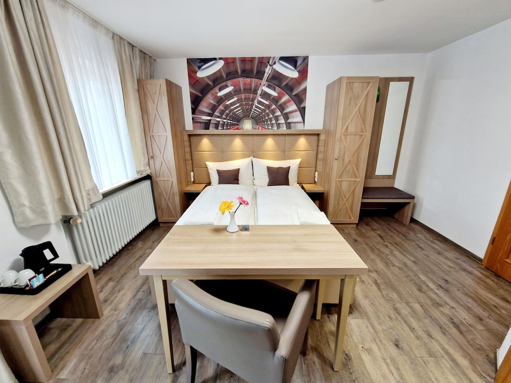 Hotel Rheintal 40/49