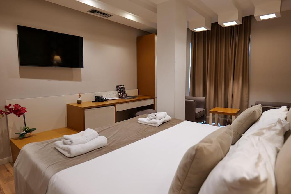 Hotel Queen 16/34