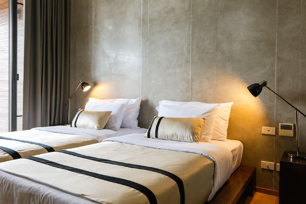 2 Bedrooms, Delight, Double and Twin Beds، Atta Lakeside Resort Suite 2/8