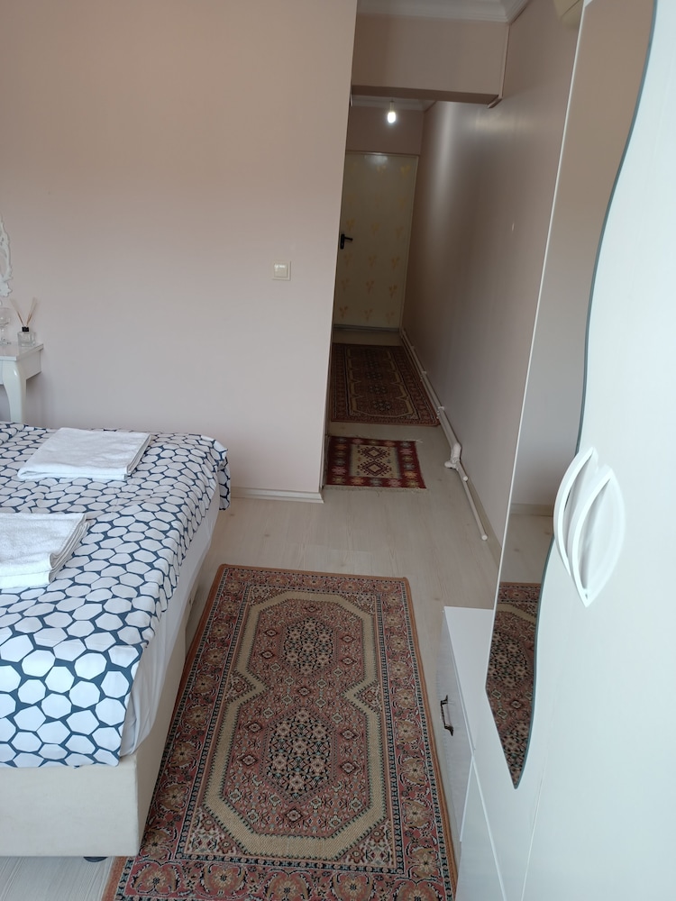 Istanbul Hotel & Guesthouse 25/50