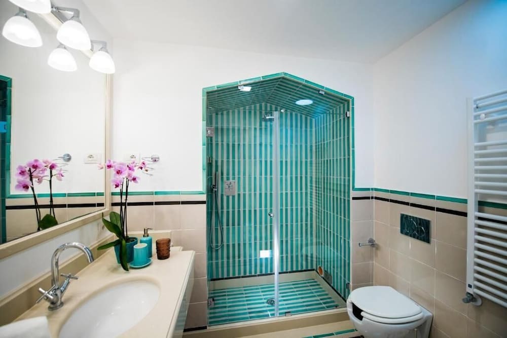 Hotel Punta Regina 65/69