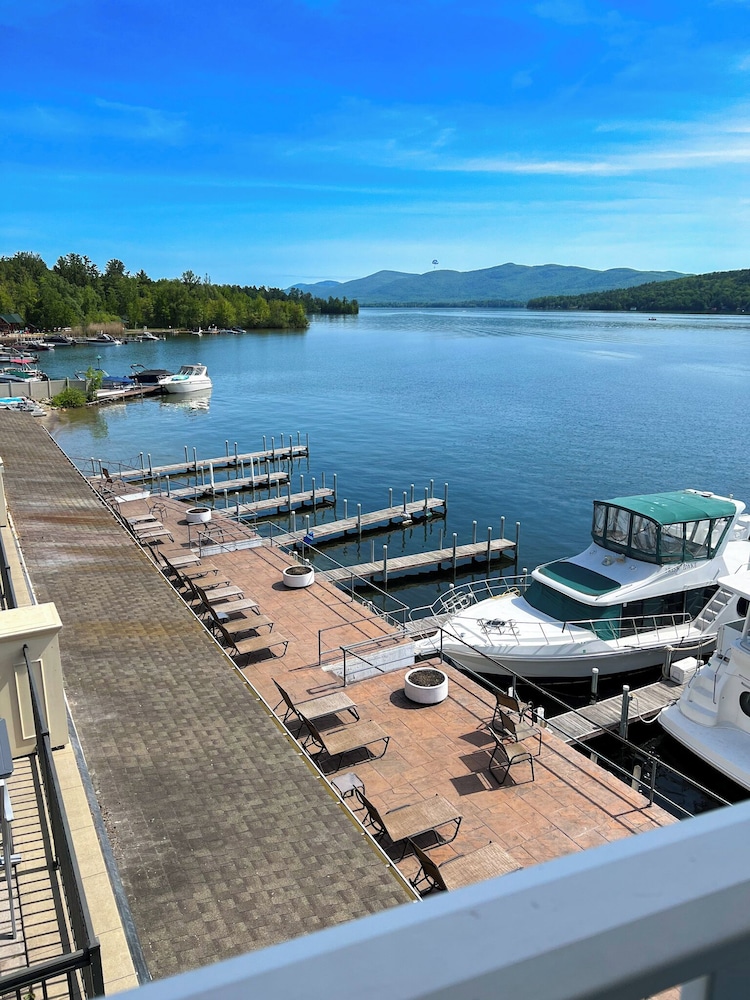 The Georgian Lakeside Resort 63/67