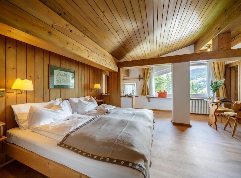 PARC HOTEL VICTORIA CORTINA 24/58