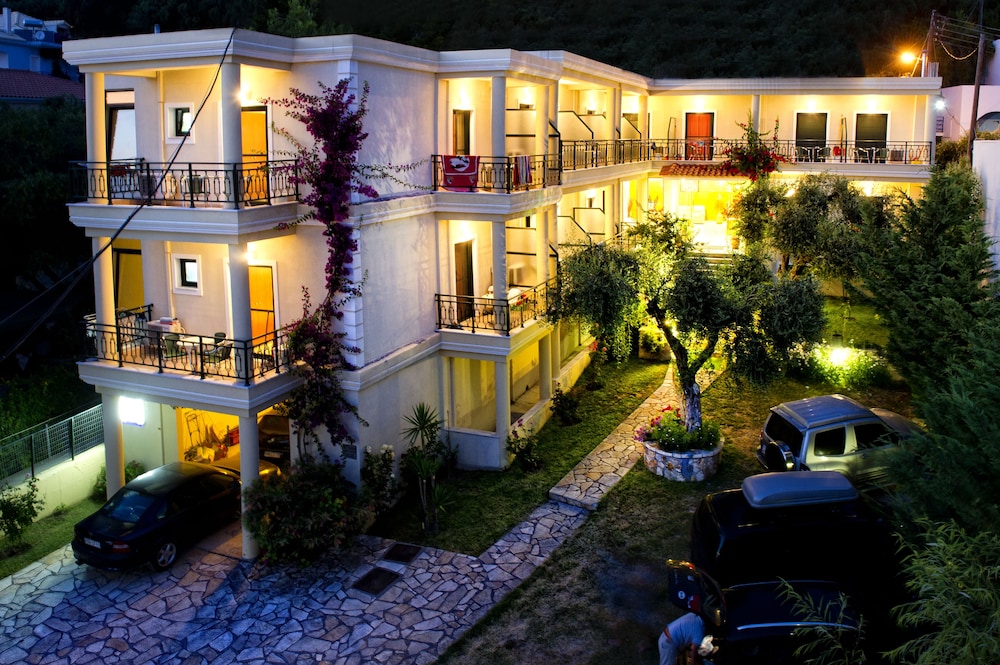 Loukas Hotel &amp; Apartments 2/50