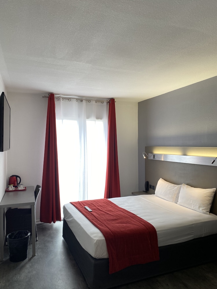 Hotel Les Domes - Perpignan Sud by Hosteletour 17/65