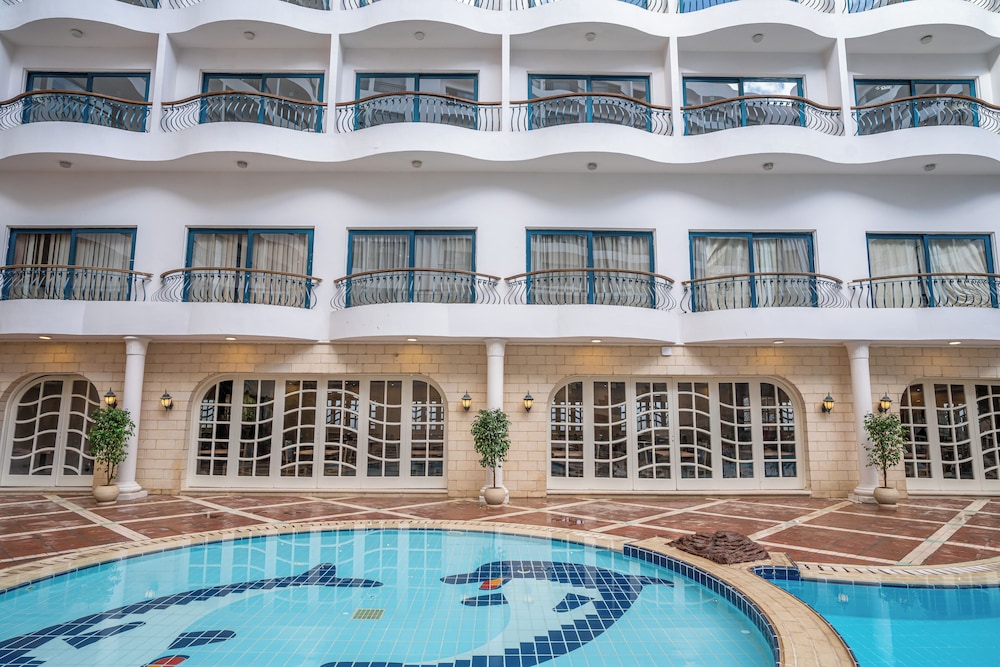 Azal Pyramids Hotel 7/74