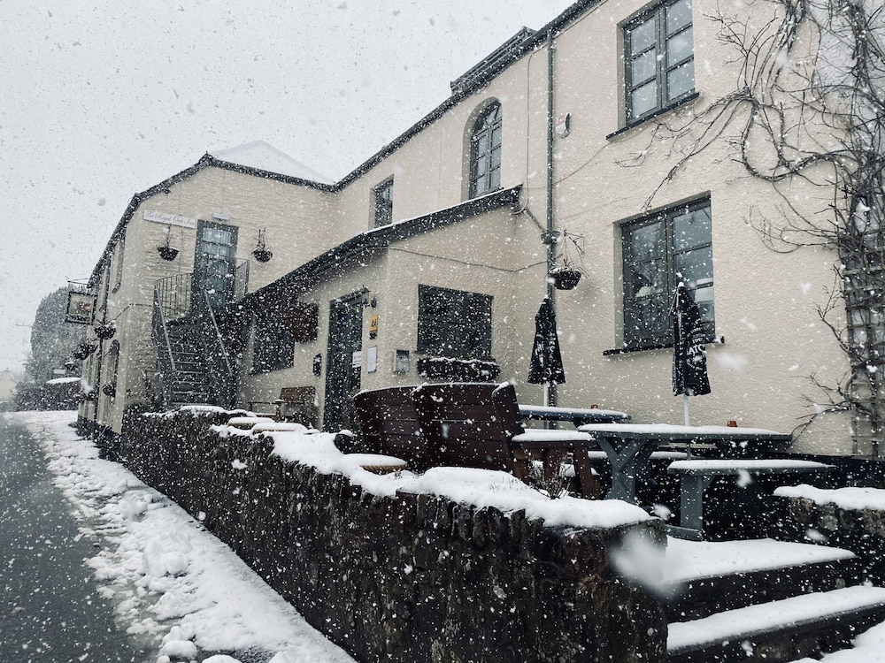 The Royal Oak Inn 48/50