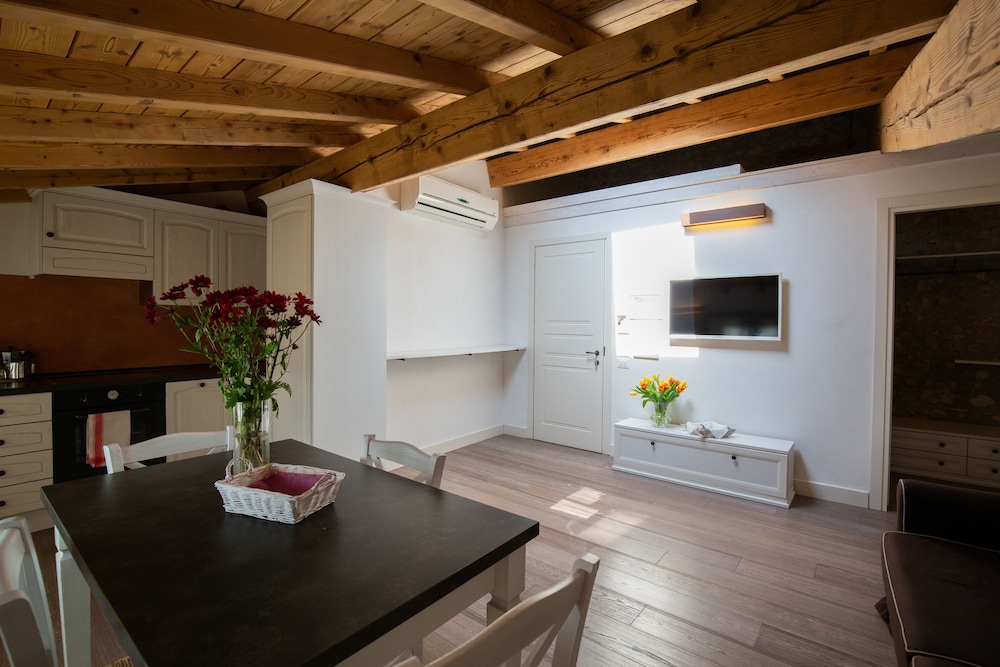 Residence Corte San Carlo 28/50