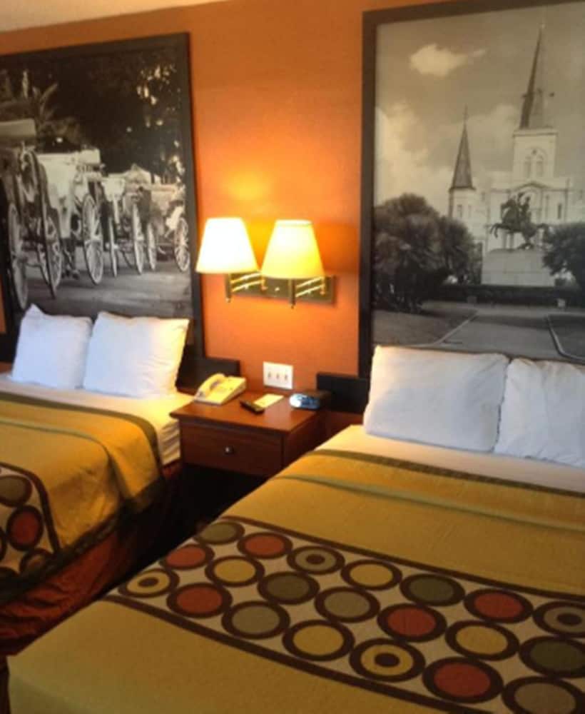 Super 8 by Wyndham New Orleans 24/43