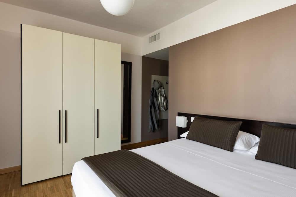 Vialeromadodici Rooms & Apartments 11/58