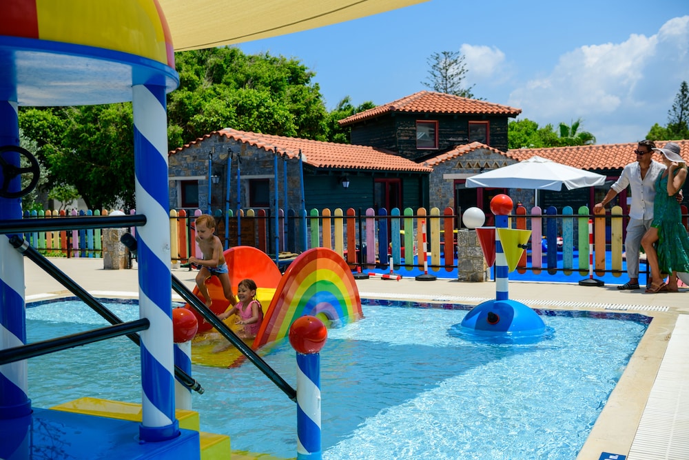 Alexander Beach Hotel & Village Resort 38/49