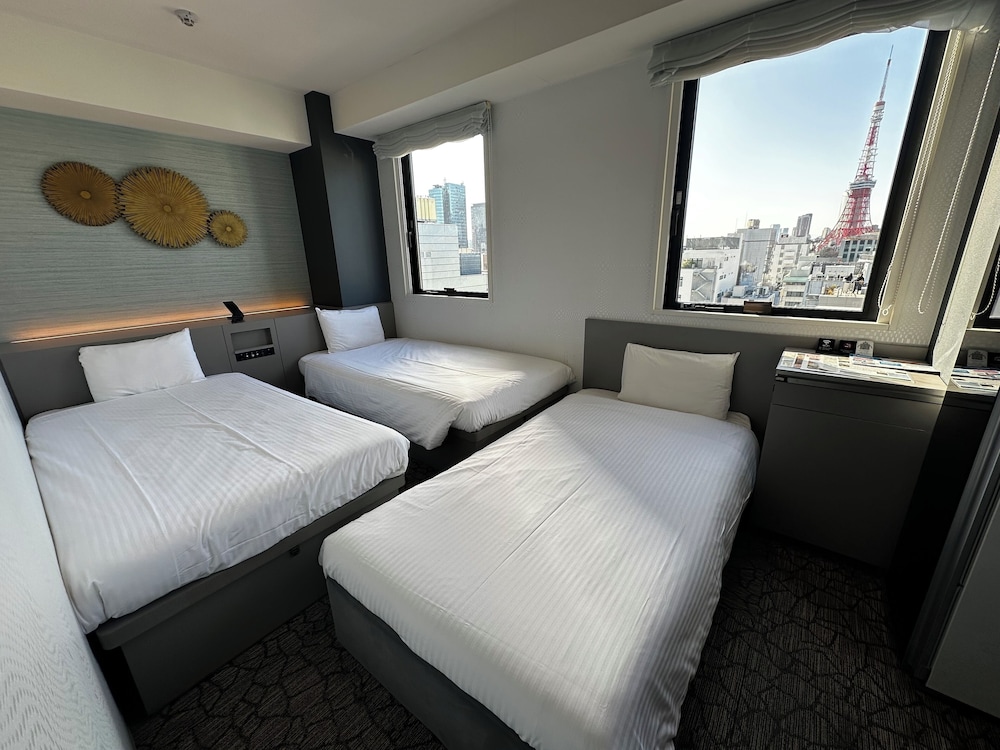 DELUXE, TWIN BEDS, TOWER VIEW